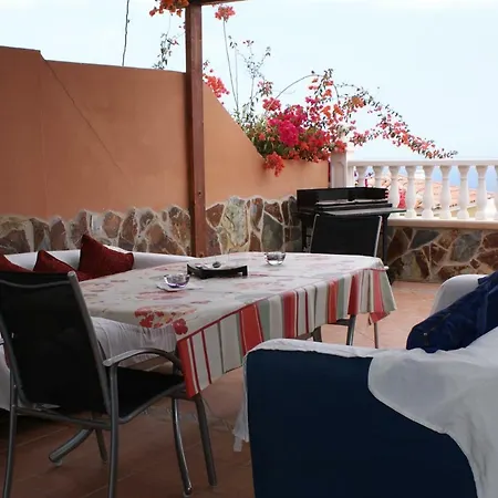 Roque Del Conde Apartman *